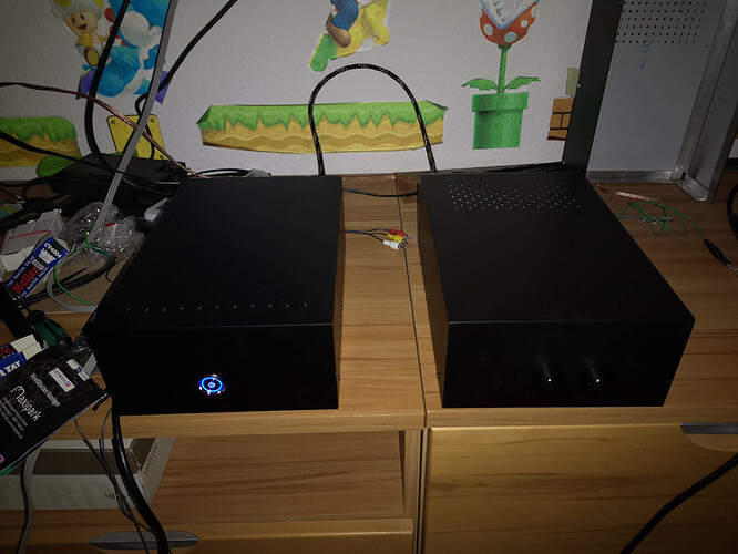 phono3.jpg.269fe8d76b2982aecf8e93d58d794e4f.jpg