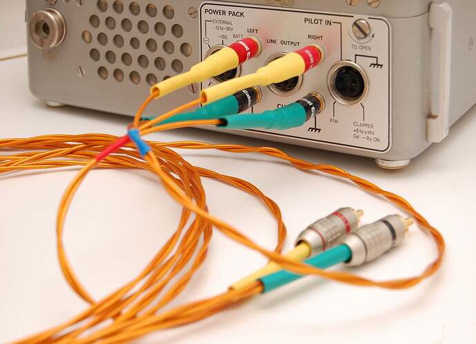 582feae7b6580_ProItemsAudioLuxRCA-RCAGoldCables_forNagraIV-S.JPG.7f7e7386fe461918ffbbebd8316dad79.JPG
