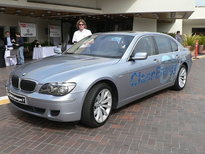1200px-BMW_Hydrogen_7_at_TED_2007.jpg.c4473e1a3c3e6ff0898451ec6183532d.jpg