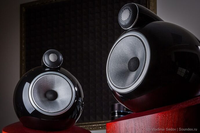 Bowers & Wilkins 803. Все поколения — от Nautilus 803 до 803 D5