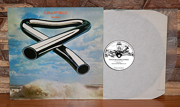 1573978181_MikeOldfield_1973.jpg.708ca5e75b8c2b733f7e800e66bc0178