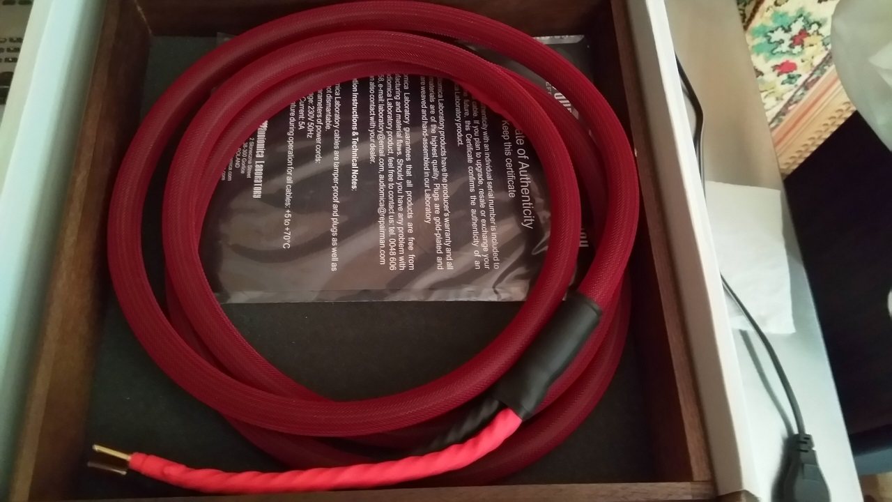 Акустические кабели Audiomica Dolomit Banana Red