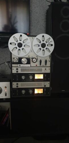 Раритетный ламповый магнитофон Akai M8
