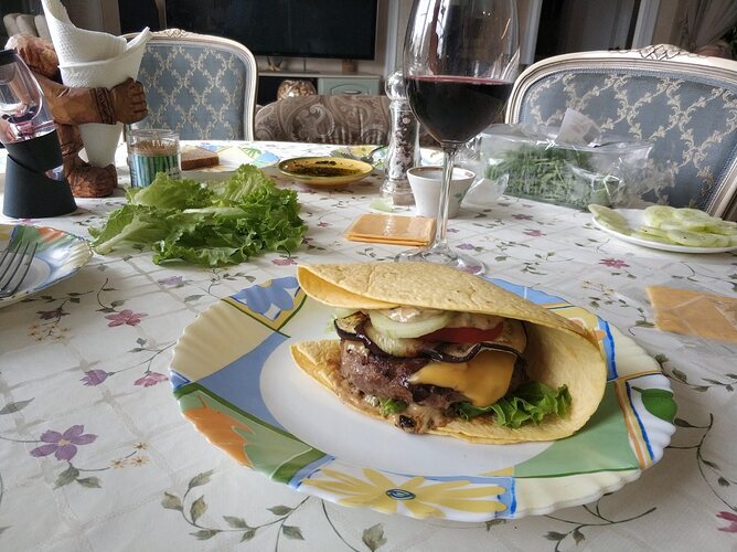 IMG-3da365a2b1d70e378cf5a8871b101fcf-V.jpg.be13ffae0d7cd2c52ff20eb428430e63.jpg