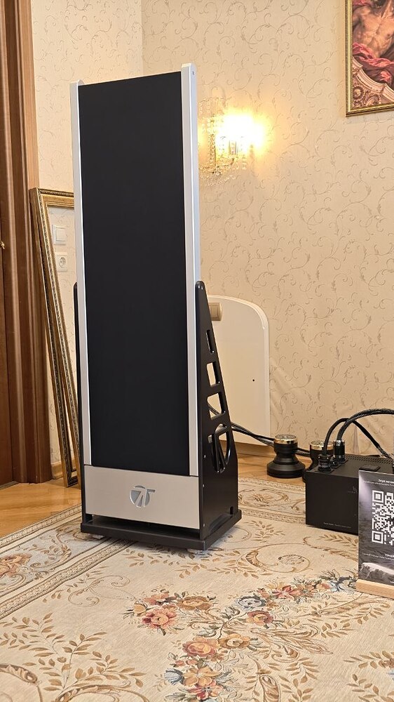 Комната 1110 — Gong-AV и SoundProLab: Brodmann, EMT и MSB, AirTech на Audio Analogue, PBN Montana на darTZeel