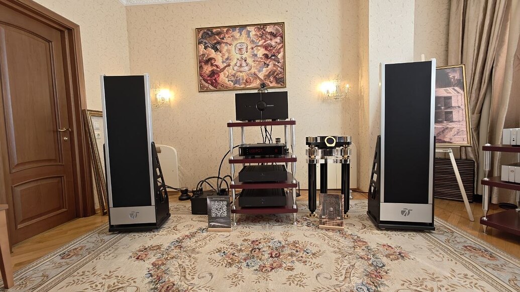 Комната 1110 — Gong-AV и SoundProLab: Brodmann, EMT и MSB, AirTech на Audio Analogue, PBN Montana на darTZeel