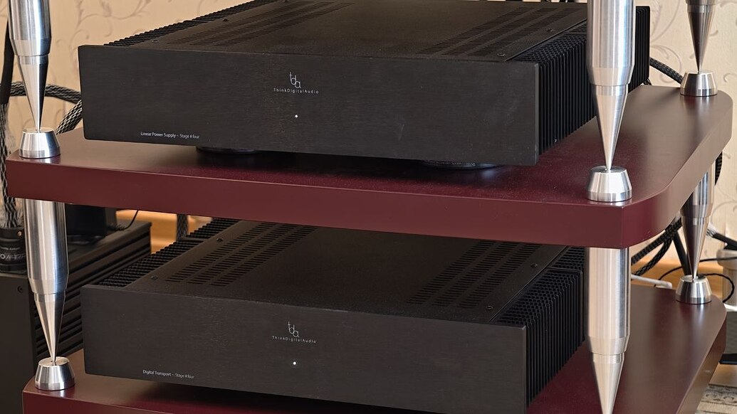 Комната 1110 — Gong-AV и SoundProLab: Brodmann, EMT и MSB, AirTech на Audio Analogue, PBN Montana на darTZeel