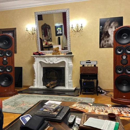 Legacy Audio, Whisper XD