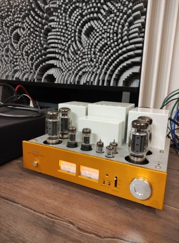Line Magnetic, Ламповый интегральный усилитель  LM-501IA