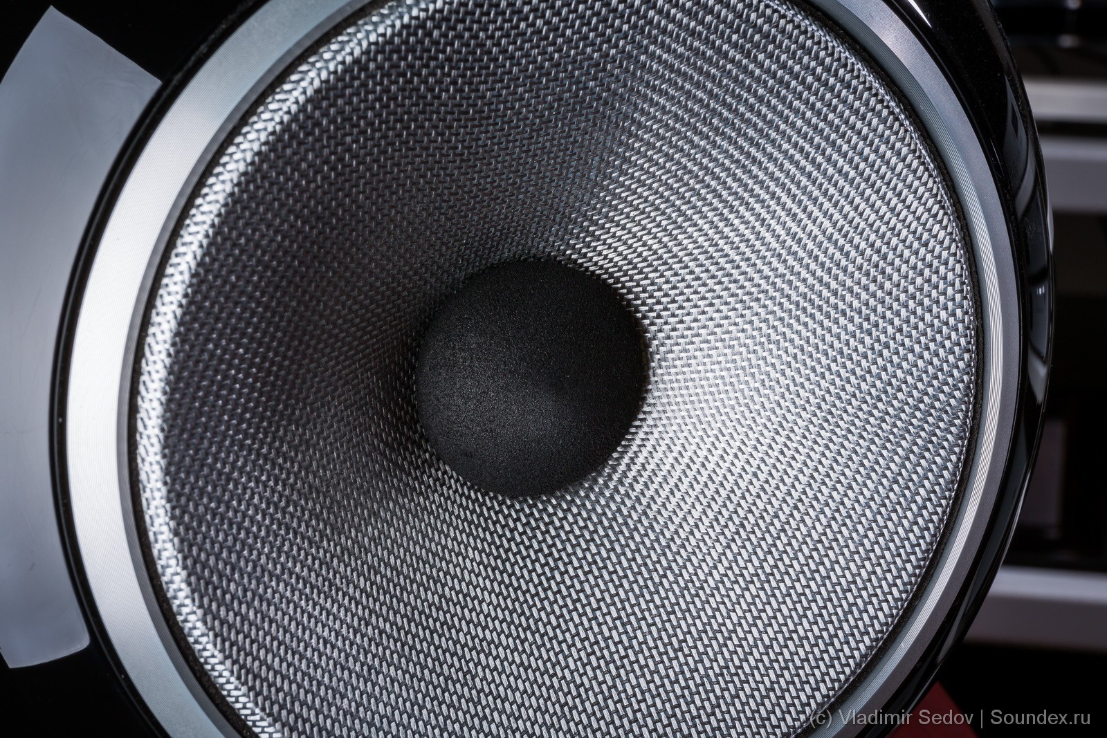 Диффузор динамика Bowers & Wilkins 803 D3 крупным планом